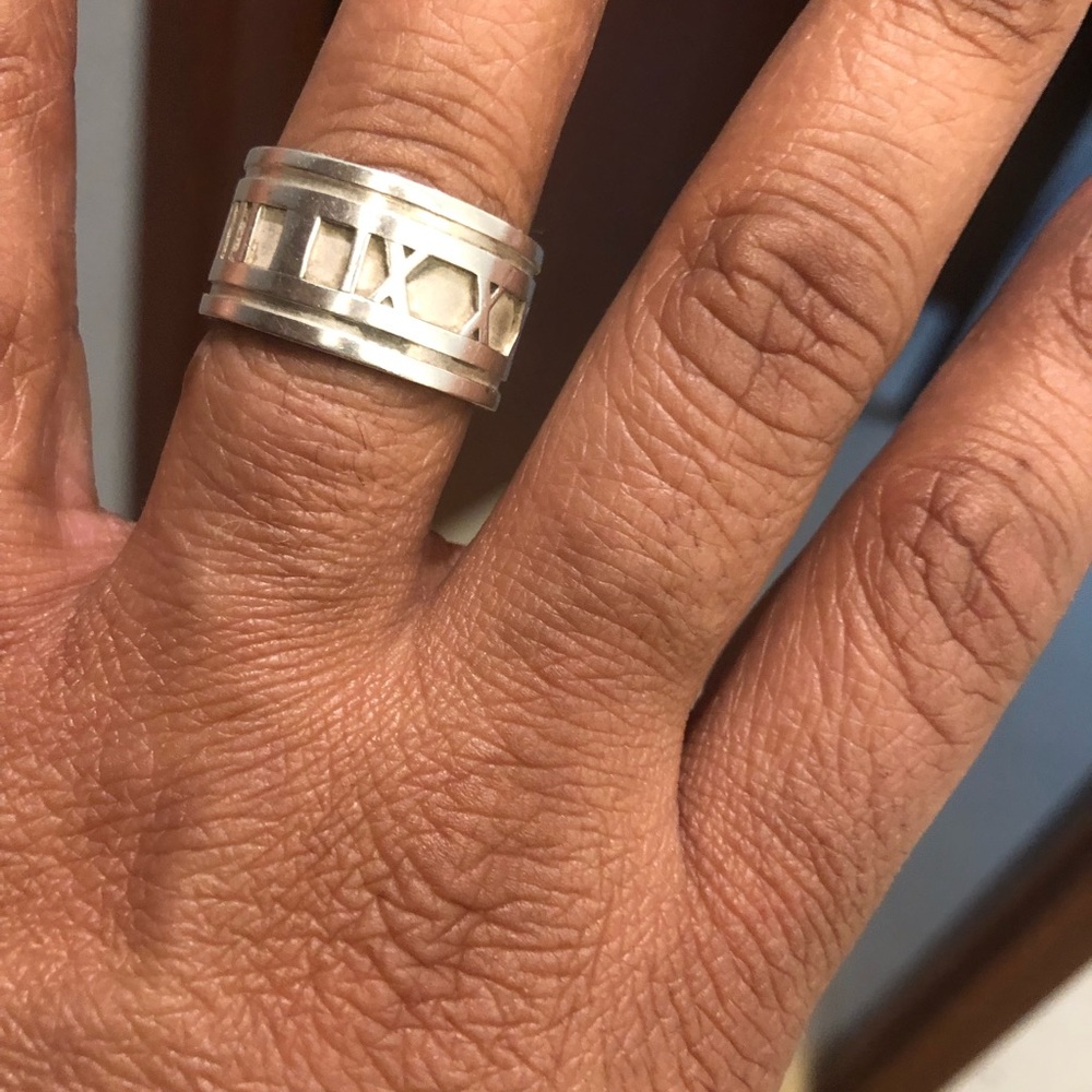 Authentic Tiffany&Co Atlas ring